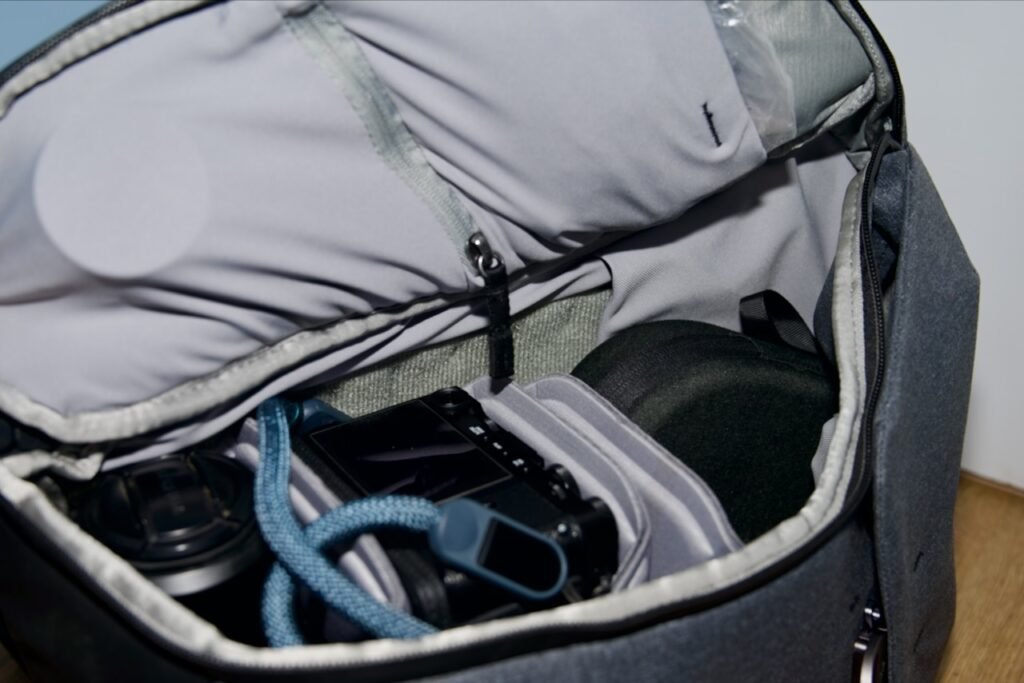 Peak Designs Everyday Backpack - side access