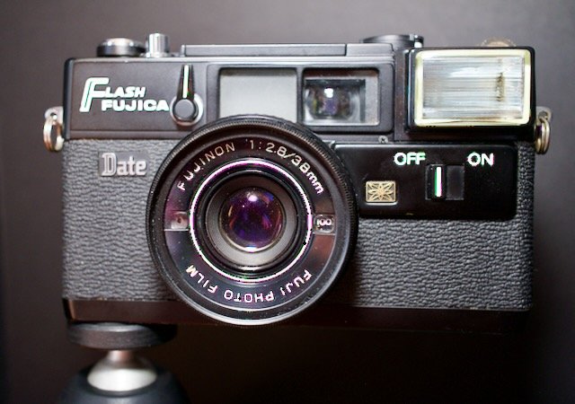 Fujica Flash Date 35mm compact camera