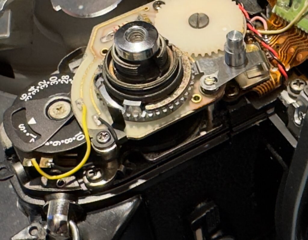 Nikon FG top side internals